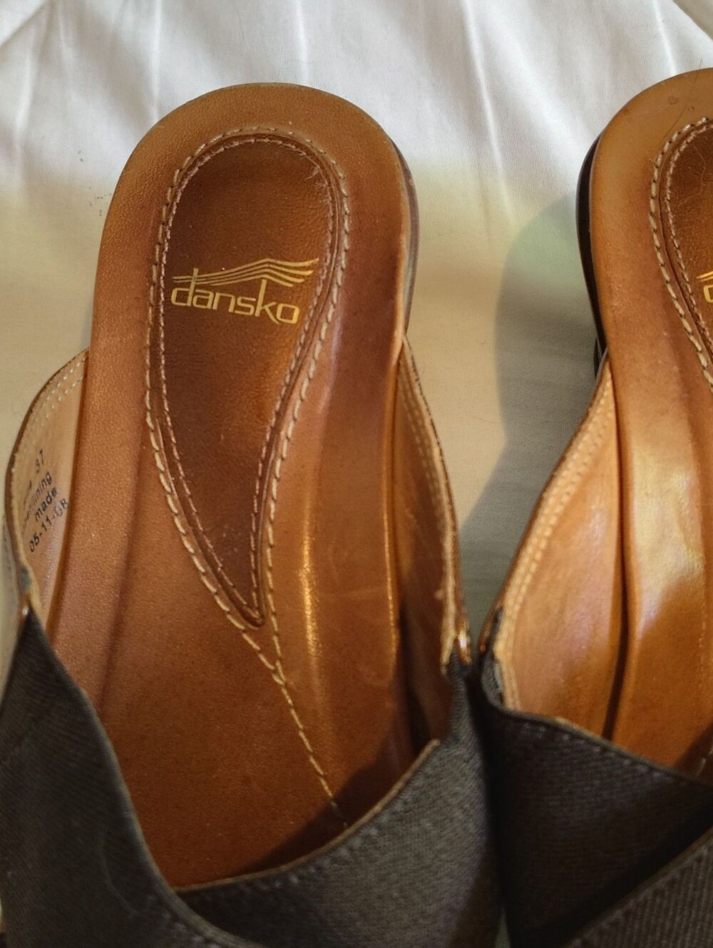 Dansko Brown Elastic Crisscross Wedge Sandals Mules Size 37 US 7 - Picture 4 of 9
